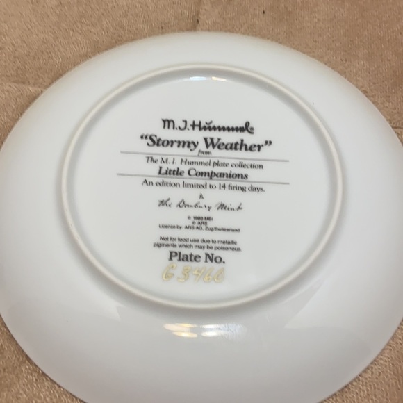 Hummel Danbury Mint Little Companions Plate “Stormy Weather” Collection - Picture 5 of 7